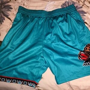 Mitchell & Ness Vancouver Grizzlies Swingman Collection Mesh Shorts XXL